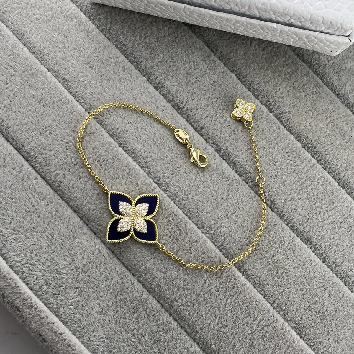 Roberto Coin Style Four-Leaf Clover Cubic Zirconia Bracelet detail view 7