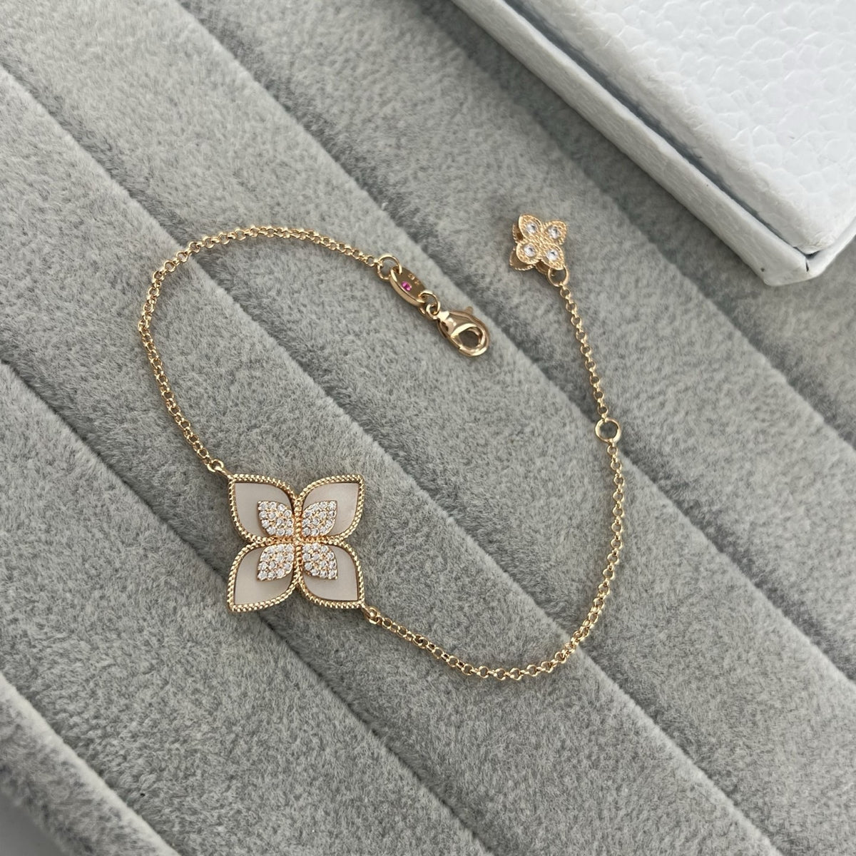 Roberto Coin Style Four-Leaf Clover Cubic Zirconia Bracelet detail view 14
