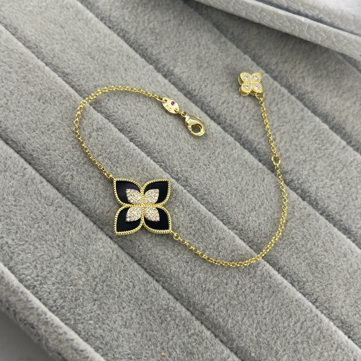 Roberto Coin Style Four-Leaf Clover Cubic Zirconia Bracelet detail view 13