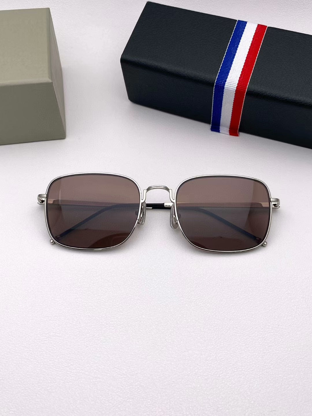 TBS124 Unisex double-bridge sunglasses THOM TREND