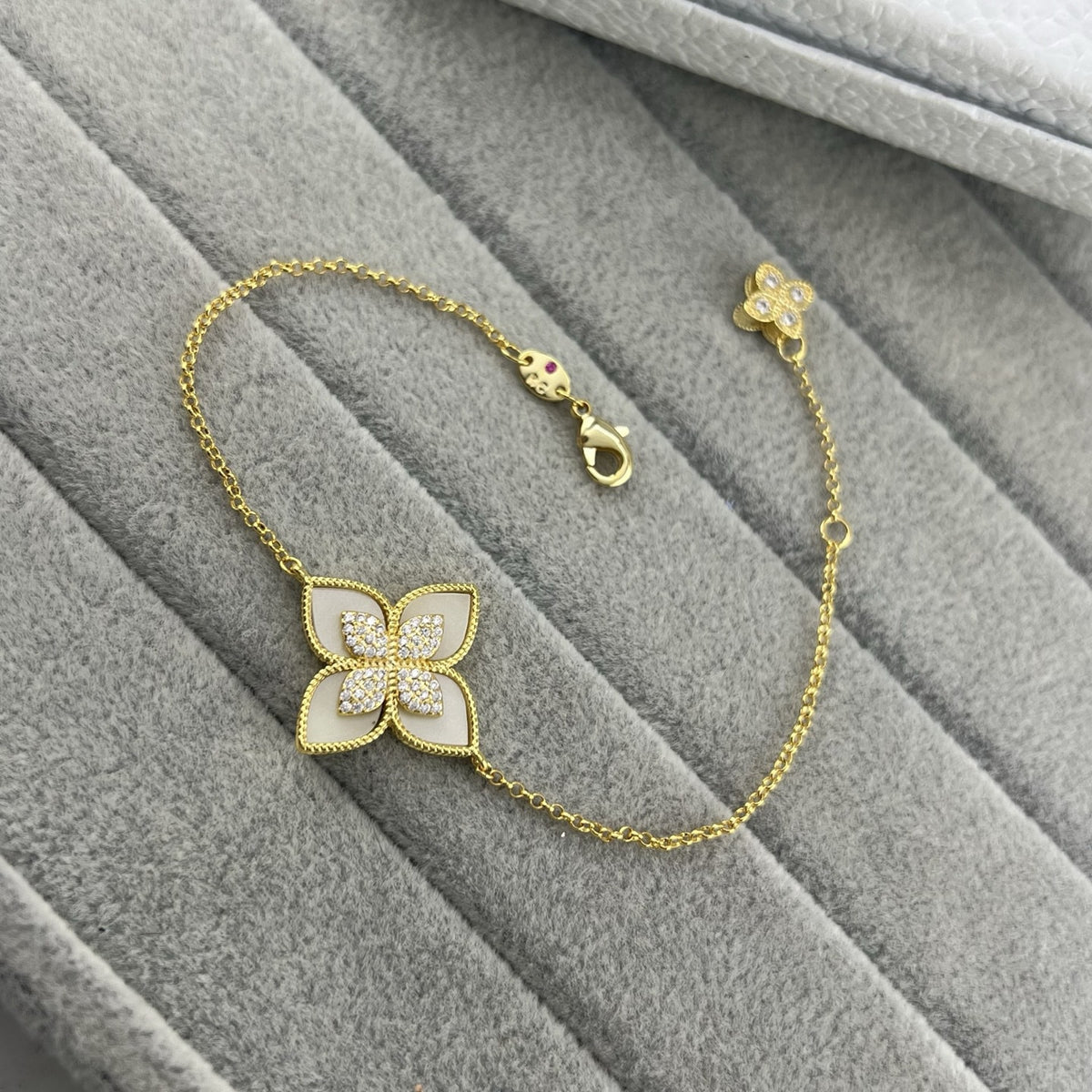 Roberto Coin Style Four-Leaf Clover Cubic Zirconia Bracelet detail view 16