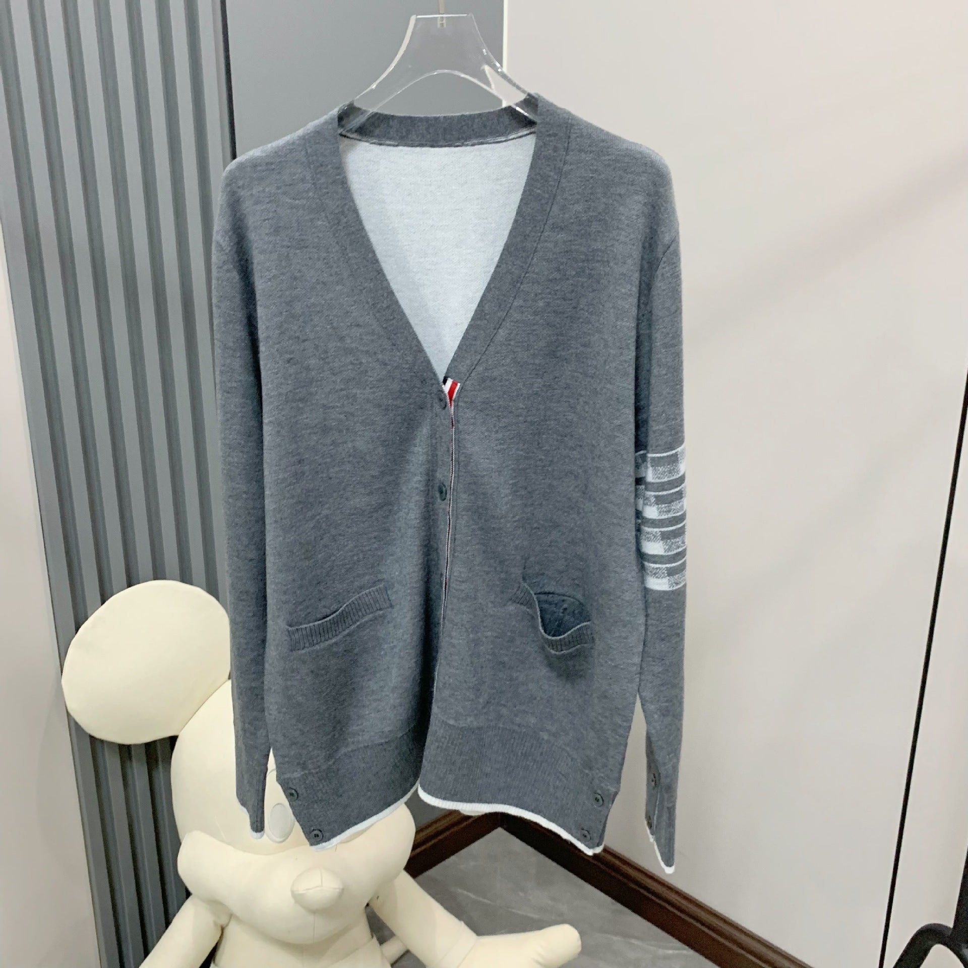 2025SS Back Block Dog Cardigan THOM TREND