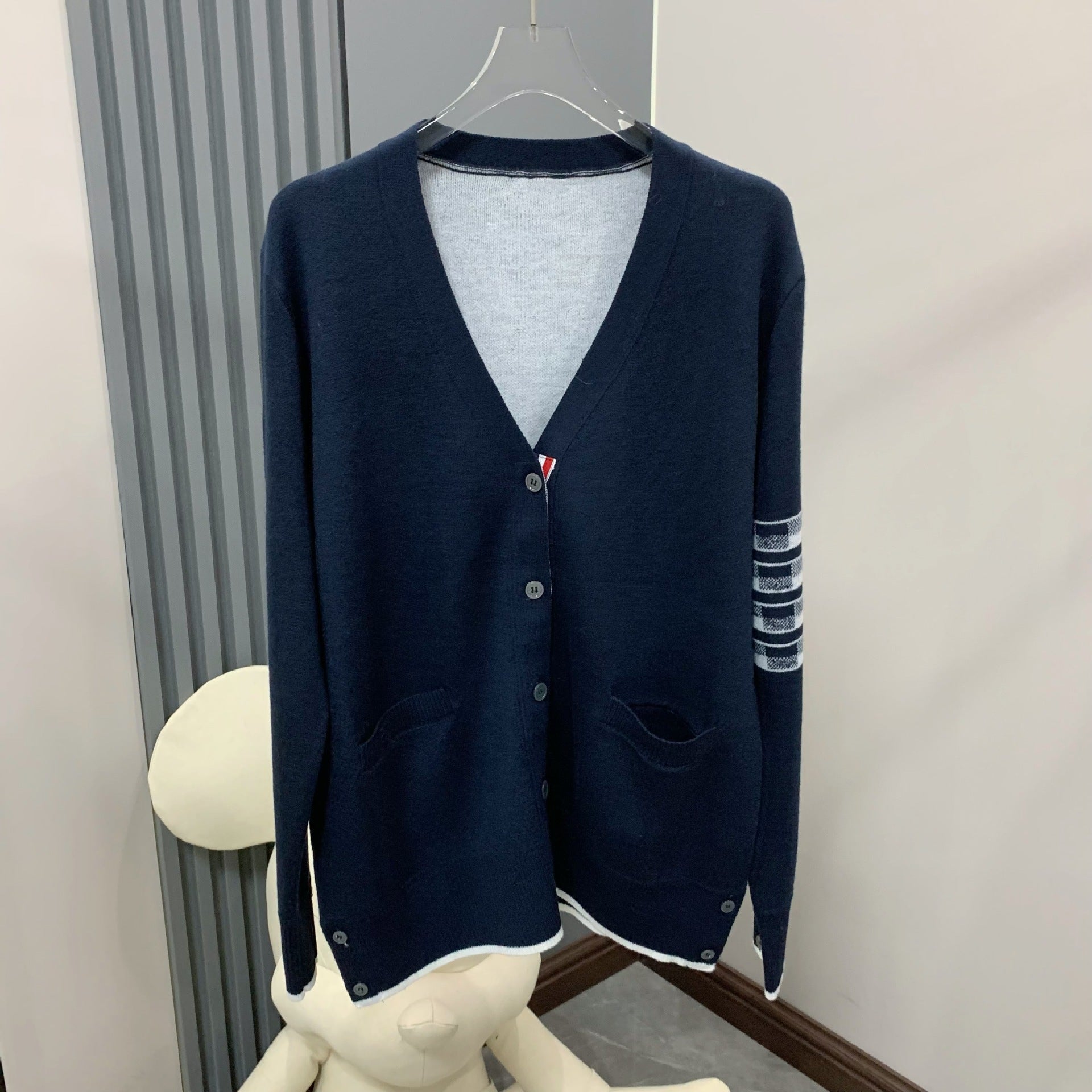 2025SS Back Block Dog Cardigan THOM TREND