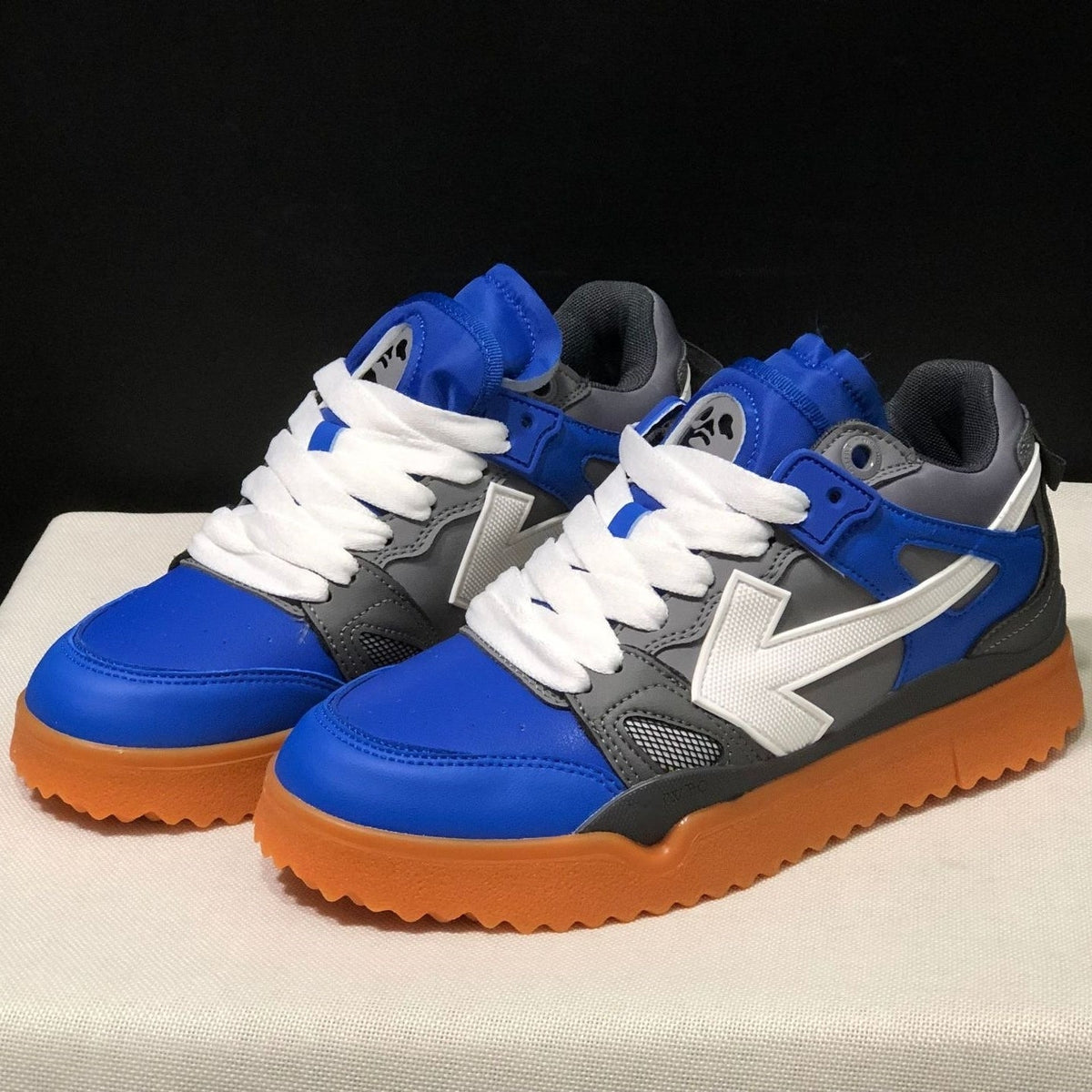 Off-White Leather-Panel Arrow Unisex Sneakers – OW-SN-021